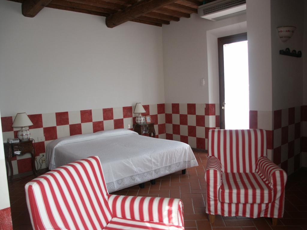 Locanda Le Boscarecce Castelfiorentino Zimmer foto