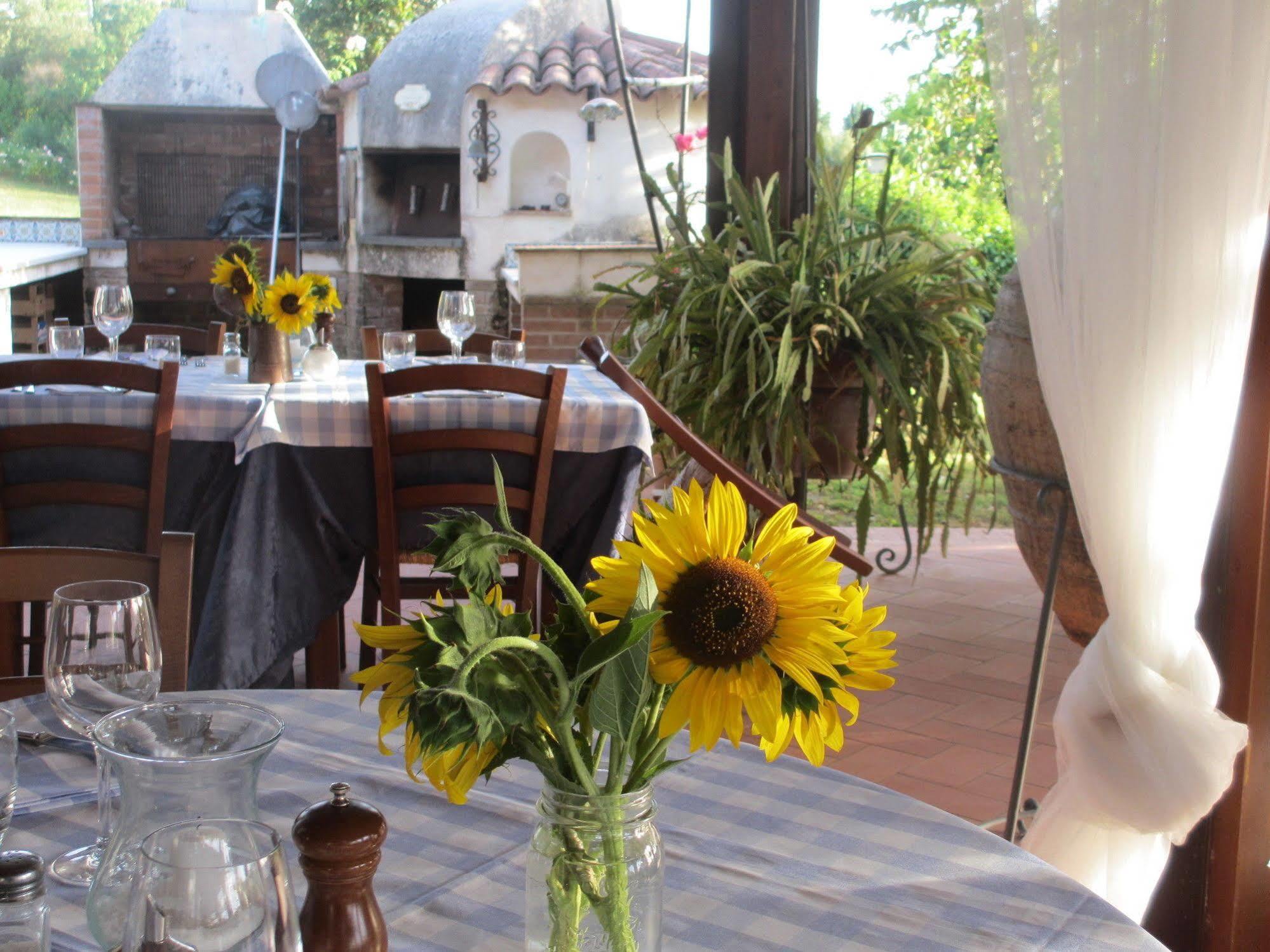 Locanda Le Boscarecce Castelfiorentino Exterior foto